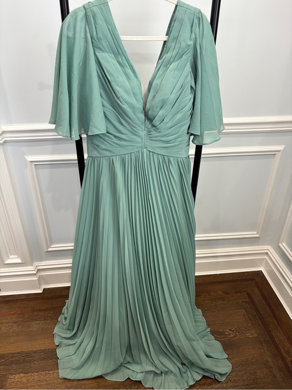 Elegant Sage Green Pleated Maxi Dress